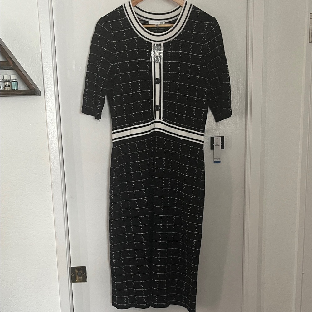 Chic Black and White Checkered Midi Dress